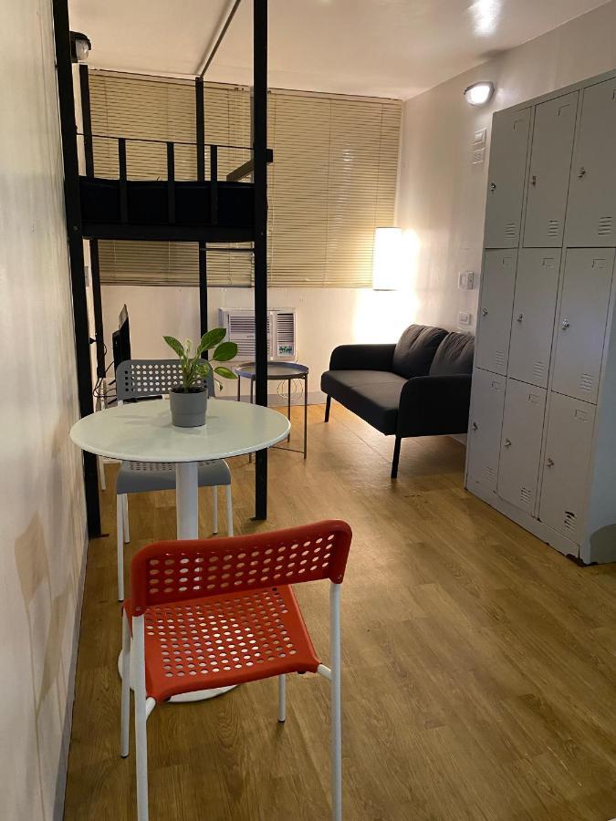 Burgos Hub Hostel Пасай Экстерьер фото