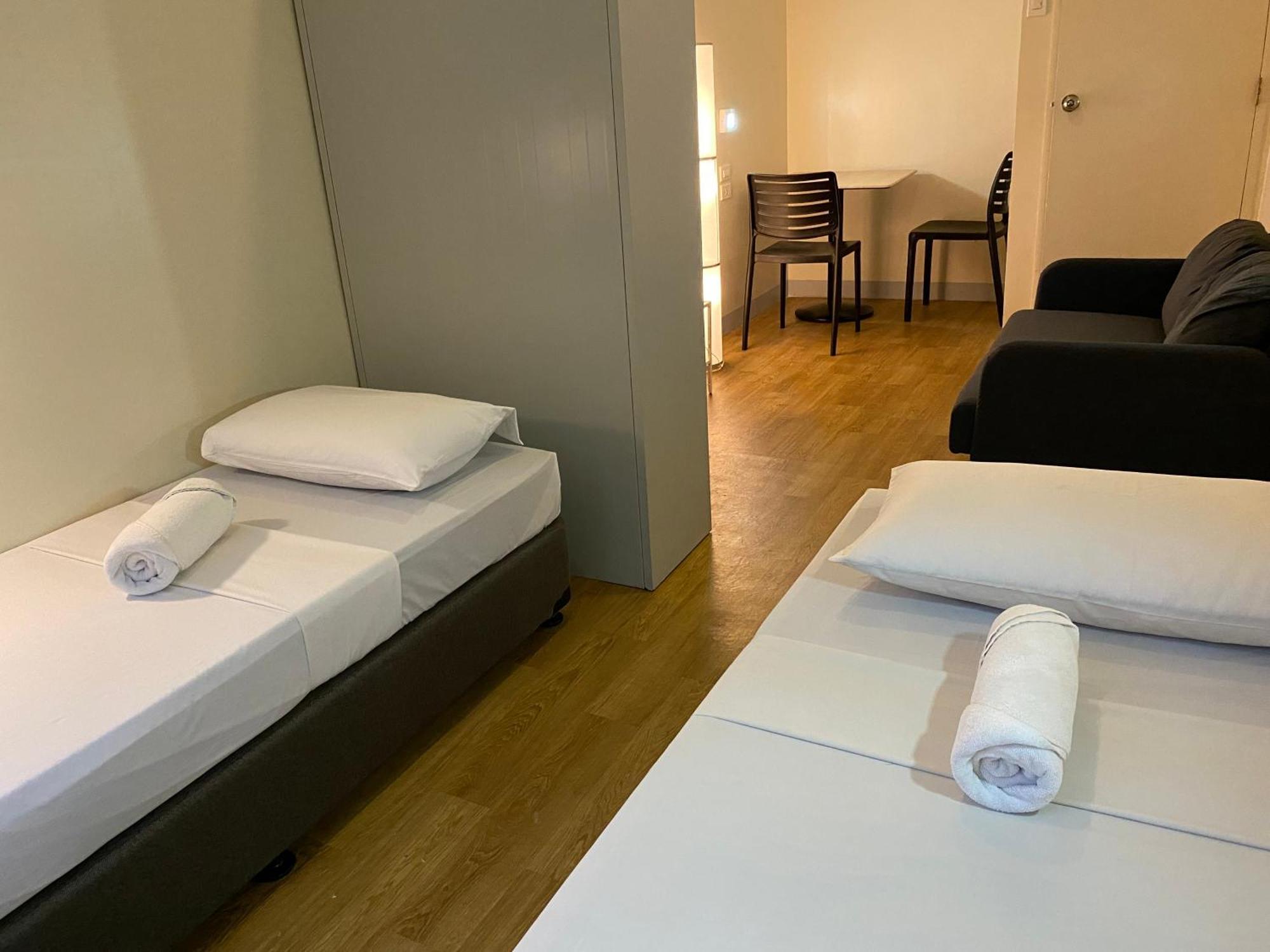 Burgos Hub Hostel Пасай Экстерьер фото