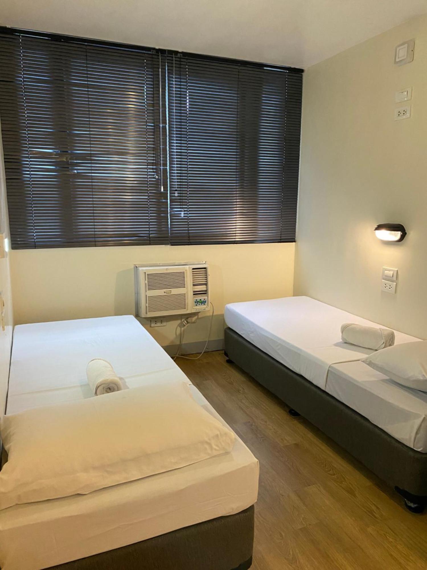 Burgos Hub Hostel Пасай Экстерьер фото